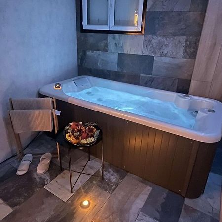 Appartement La Splenzia Spa Jacuzzi Wifi Clim アヴィニョン エクステリア 写真
