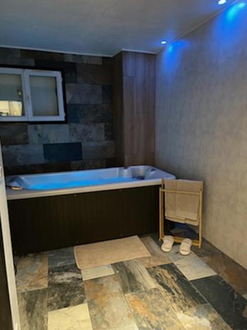 Appartement La Splenzia Spa Jacuzzi Wifi Clim アヴィニョン エクステリア 写真